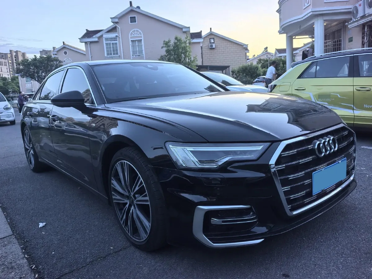 2024 Audi A6L 2.0T 190HP L4 7DCT,autocango,china used car exporter,china ev exporter,chinese used car exporter,chinese used ev exporter