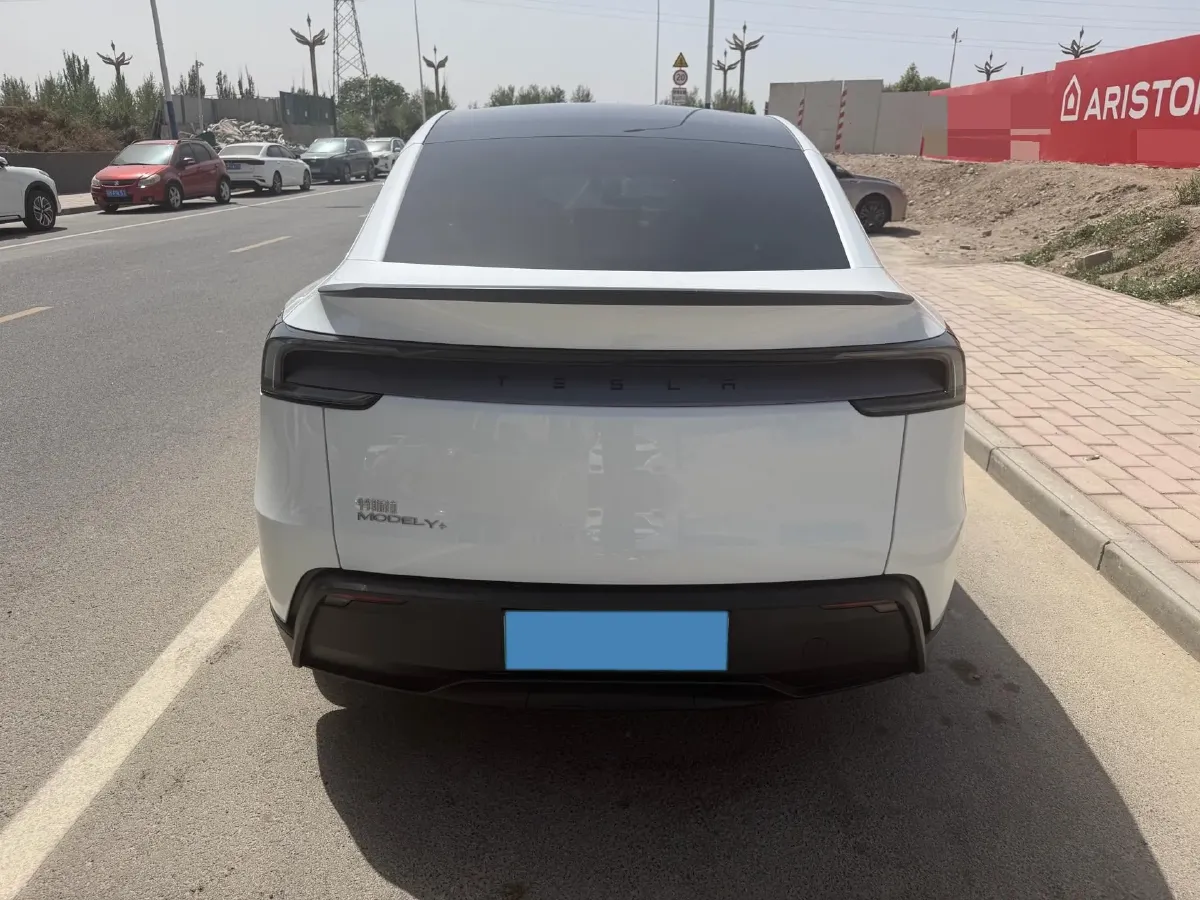 2025 Tesla Model Y BEV 78.4KWH,autocango,china used car exporter,china ev exporter,chinese used car exporter,chinese used ev exporter