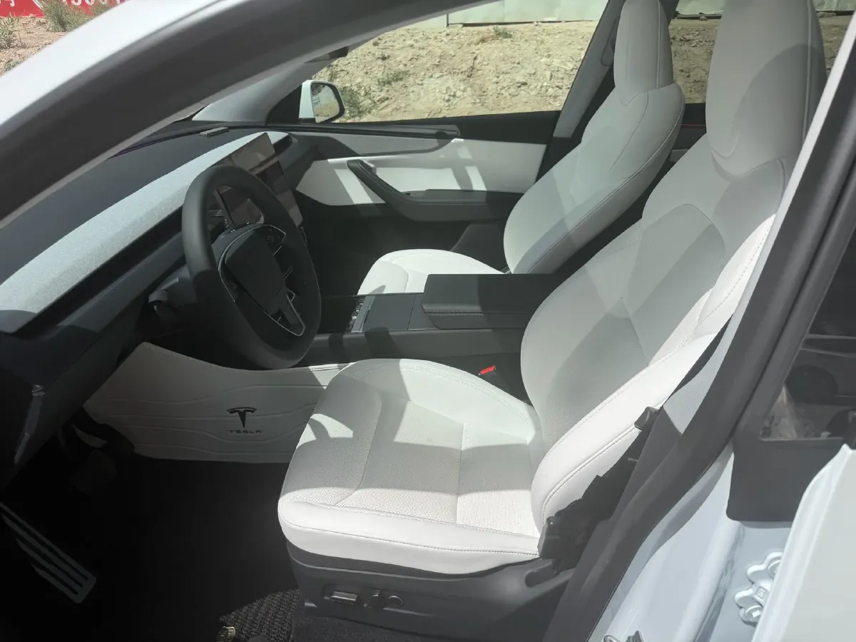 2025 Tesla Model Y BEV 78.4KWH,autocango,china used car exporter,china ev exporter,chinese used car exporter,chinese used ev exporter