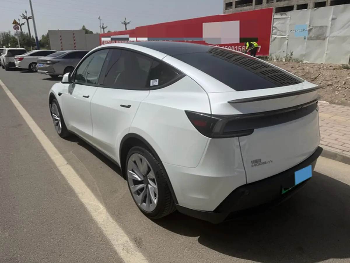 2025 Tesla Model Y BEV 78.4KWH,autocango,china used car exporter,china ev exporter,chinese used car exporter,chinese used ev exporter
