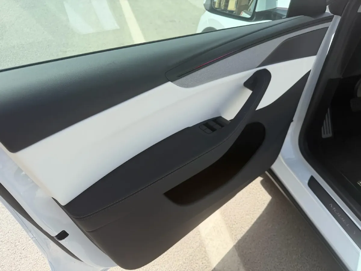 2025 Tesla Model Y BEV 78.4KWH,autocango,china used car exporter,china ev exporter,chinese used car exporter,chinese used ev exporter