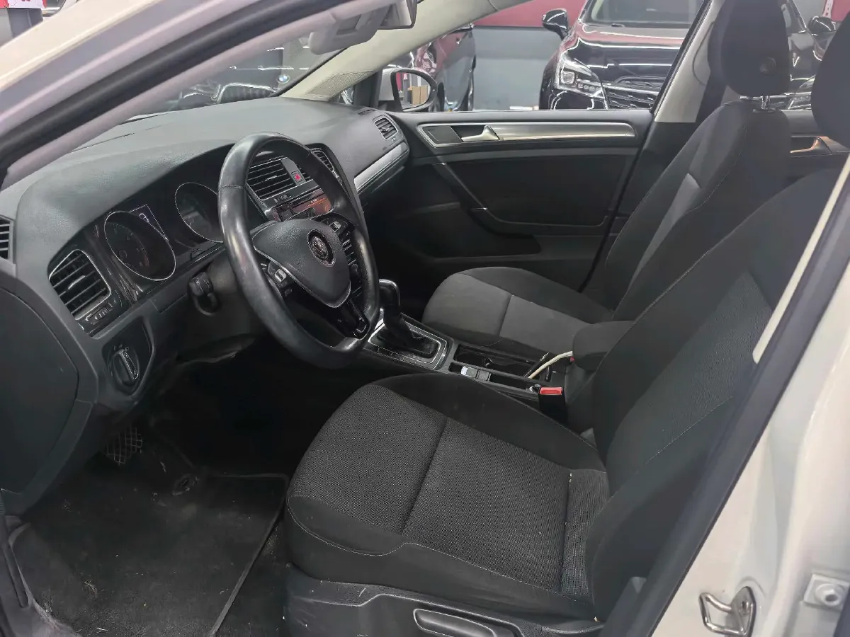 2019 Ford Focus 1.5T 184HP L3 8AT,autocango,china used car exporter,china ev exporter,chinese used car exporter,chinese used ev exporter