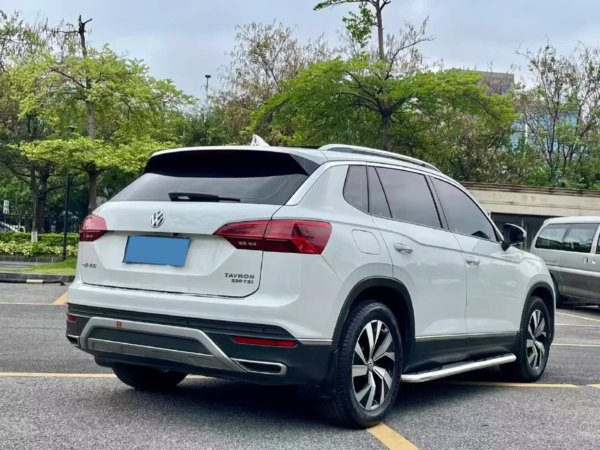 2019 Jeep Cherokee 2.0T 234HP L4 9AT,autocango,china used car exporter,china ev exporter,chinese used car exporter,chinese used ev exporter