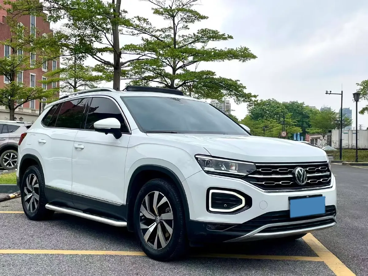 2019 Jeep Cherokee 2.0T 234HP L4 9AT,autocango,china used car exporter,china ev exporter,chinese used car exporter,chinese used ev exporter