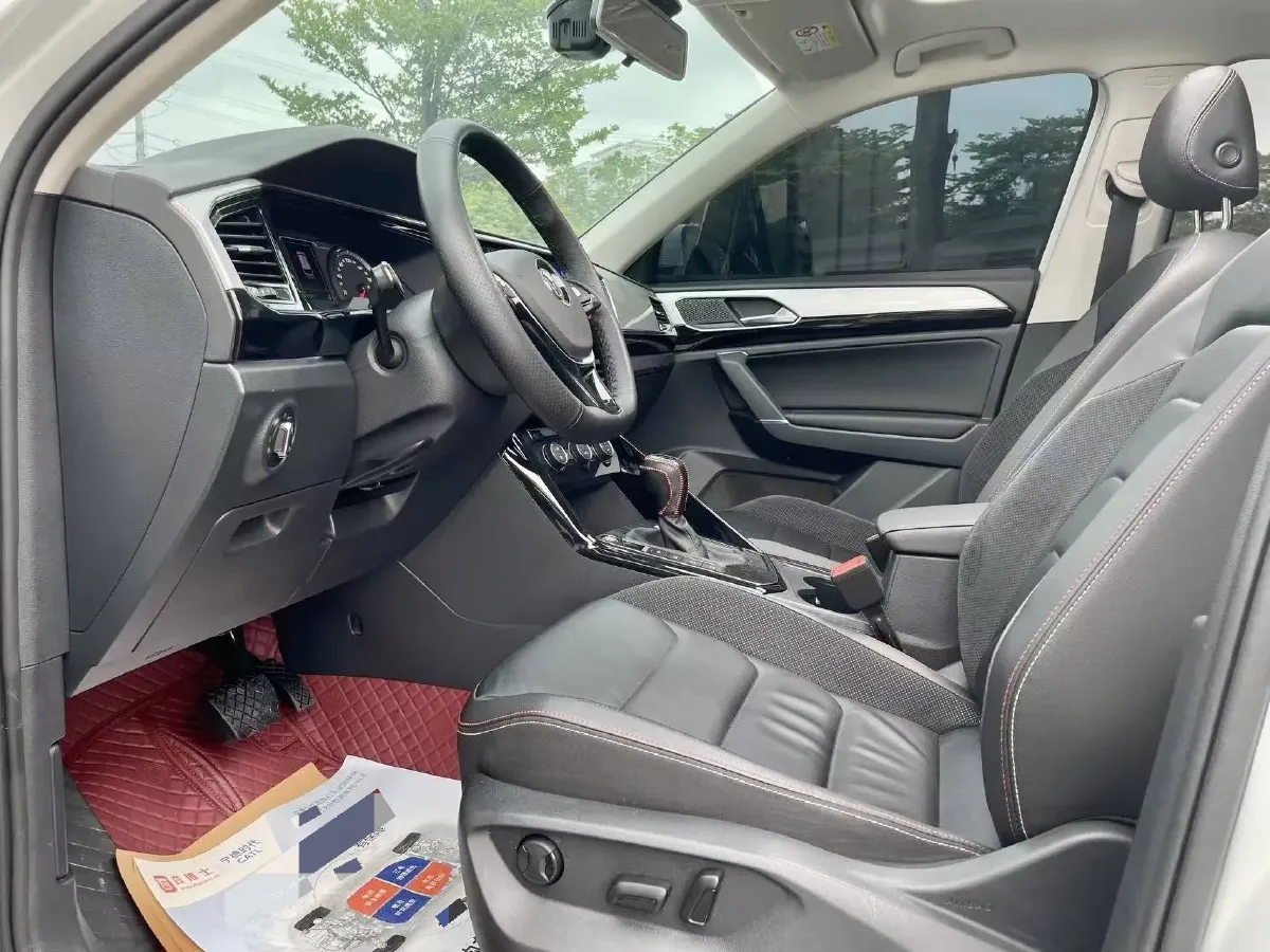 2019 Jeep Cherokee 2.0T 234HP L4 9AT,autocango,china used car exporter,china ev exporter,chinese used car exporter,chinese used ev exporter