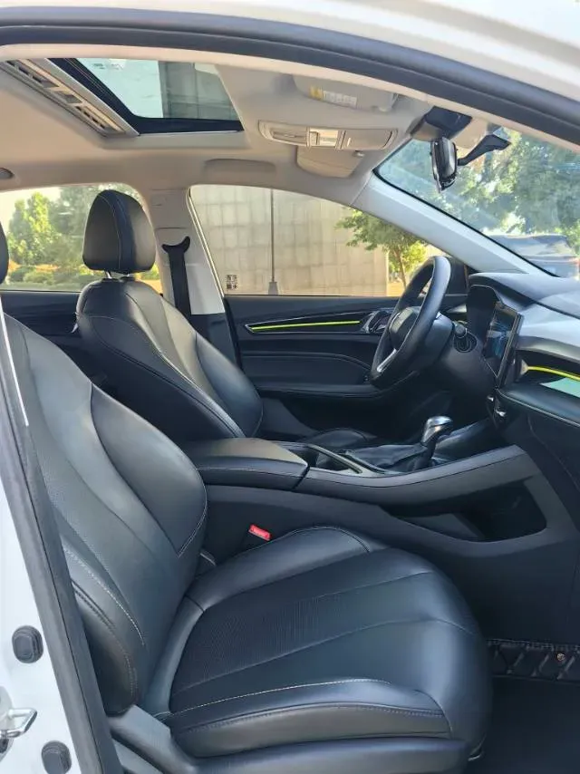 2021 Roewe i5 1.5L 120HP L4 CVT,autocango,china used car exporter,china ev exporter,chinese used car exporter,chinese used ev exporter