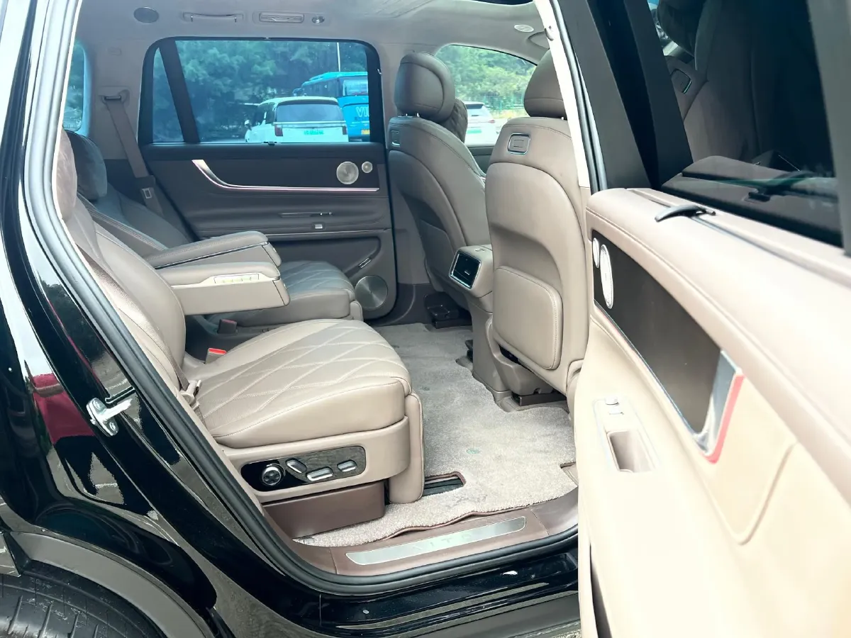 2025 AITO AITO M9 REEV 160HP REEV 52KWH,autocango,china used car exporter,china ev exporter,chinese used car exporter,chinese used ev exporter