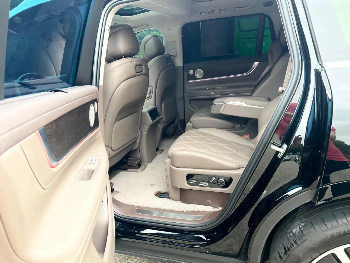 2025 AITO AITO M9 REEV 160HP REEV 52KWH,autocango,china used car exporter,china ev exporter,chinese used car exporter,chinese used ev exporter