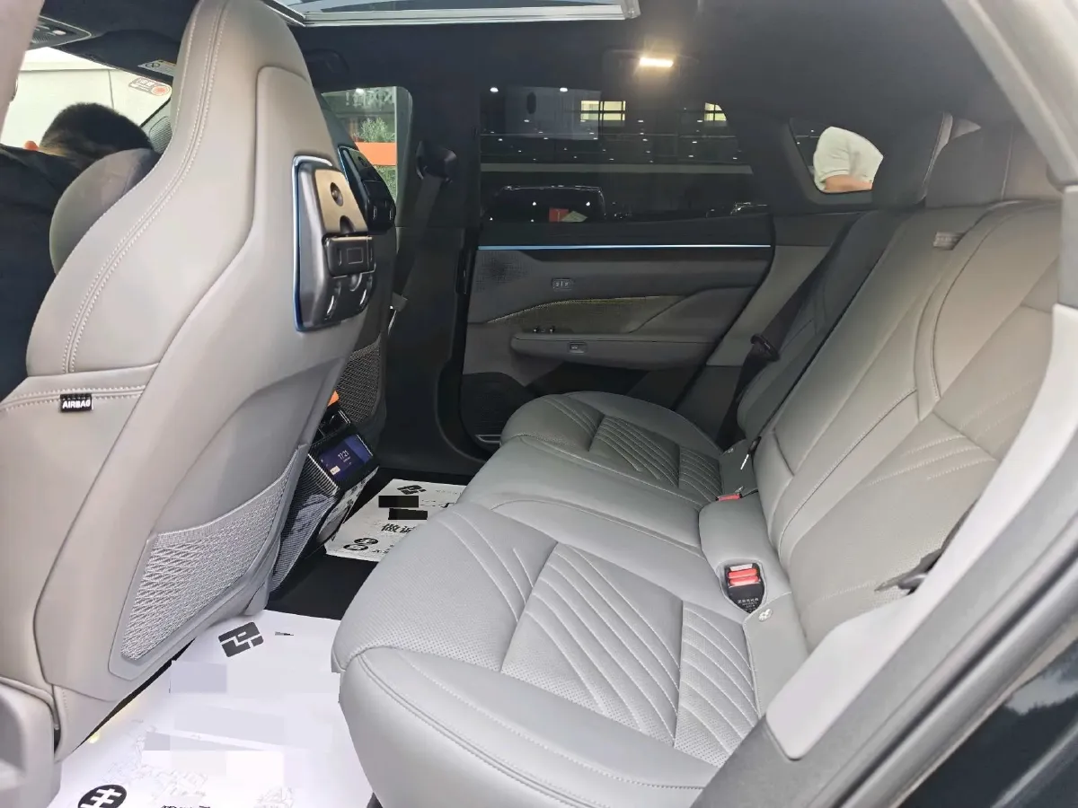 2024 Zeekr 001 BEV 100KWH,autocango,china used car exporter,china ev exporter,chinese used car exporter,chinese used ev exporter