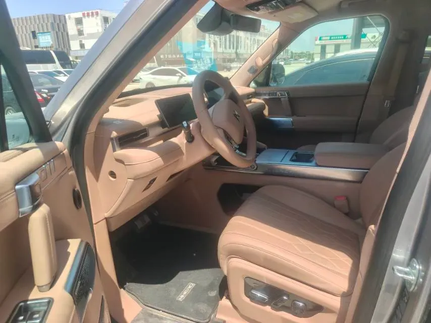 2025 M Hero WarriorM817 1.5T 197HP L4 PHEV,autocango,china used car exporter,china ev exporter,chinese used car exporter,chinese used ev exporter