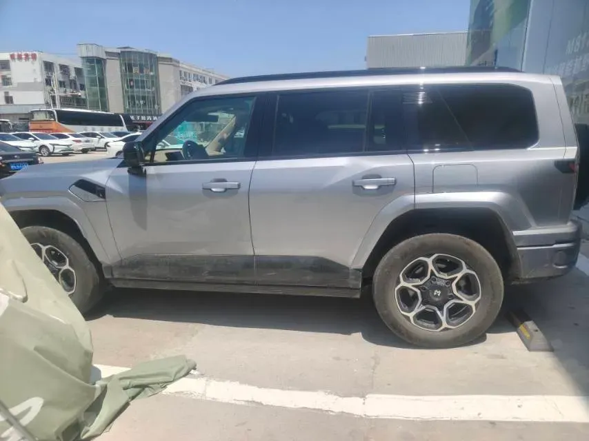 2025 M Hero WarriorM817 1.5T 197HP L4 PHEV,autocango,china used car exporter,china ev exporter,chinese used car exporter,chinese used ev exporter