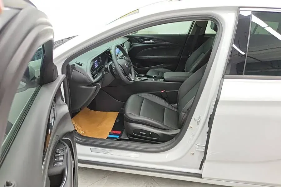 2024 Buick Regal 1.5T 169HP L4 9AT,autocango,china used car exporter,china ev exporter,chinese used car exporter,chinese used ev exporter