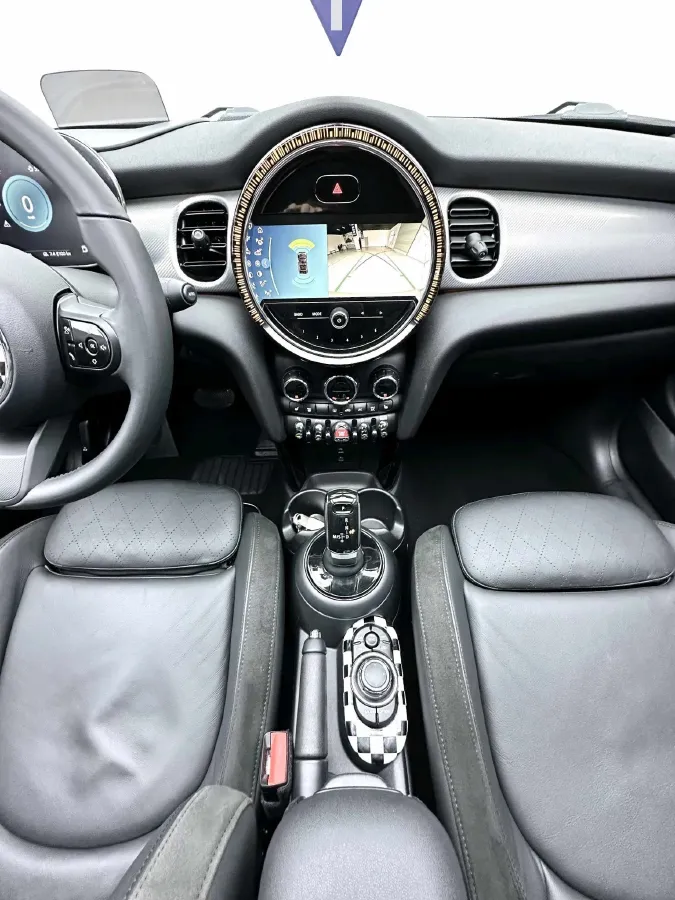 2023 MINI MINI 1.5T 136HP L3 7DCT,autocango,china used car exporter,china ev exporter,chinese used car exporter,chinese used ev exporter