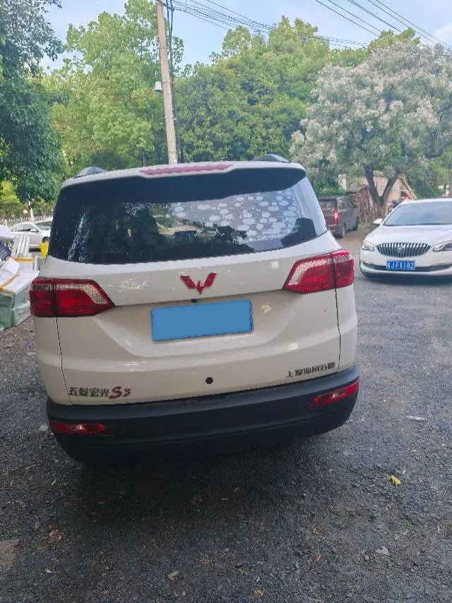 2019 WuLing HongGuang S3 1.5L 112HP L4 6MT,autocango,china used car exporter,china ev exporter,chinese used car exporter,chinese used ev exporter