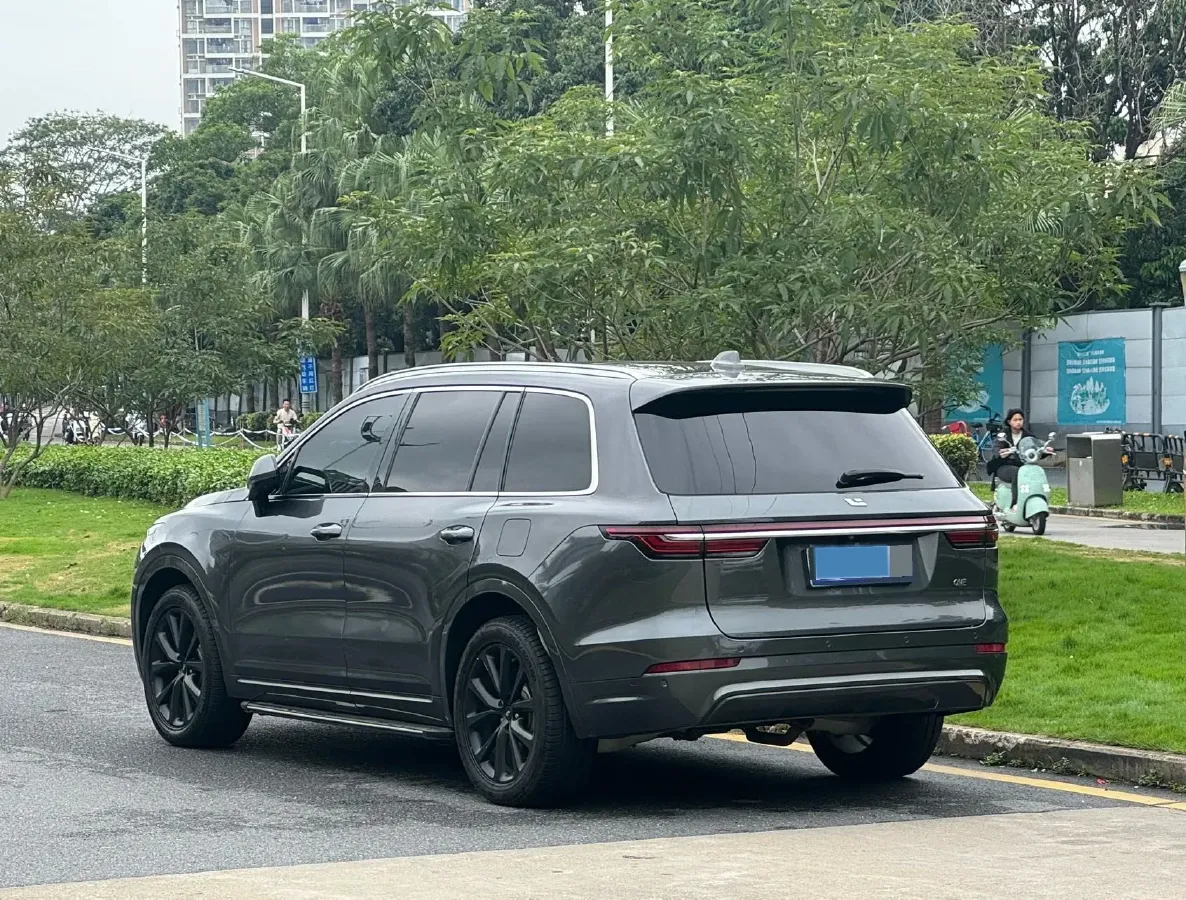 2020 Li ONE Range Extended 131HP REEV 40.5KWH,autocango,china used car exporter,china ev exporter,chinese used car exporter,chinese used ev exporter