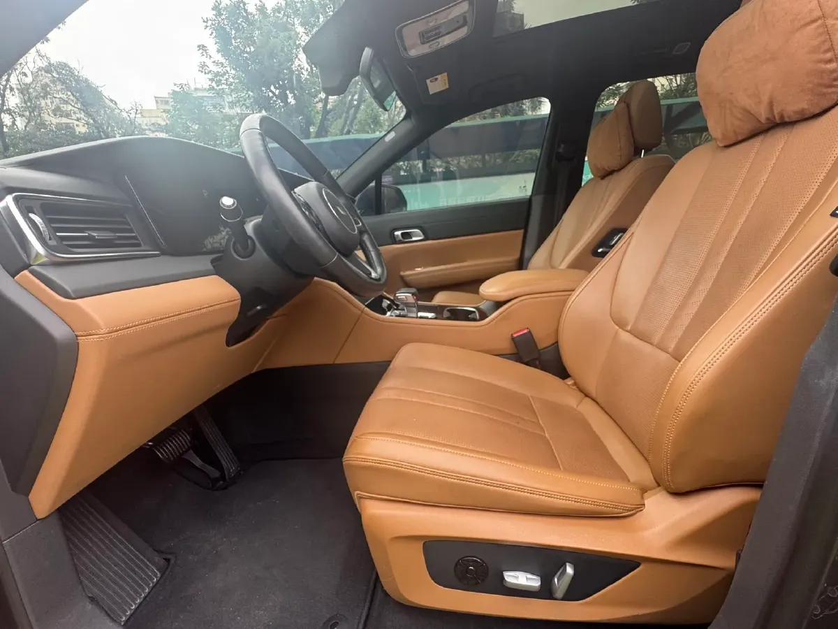 2020 Li ONE Range Extended 131HP REEV 40.5KWH,autocango,china used car exporter,china ev exporter,chinese used car exporter,chinese used ev exporter