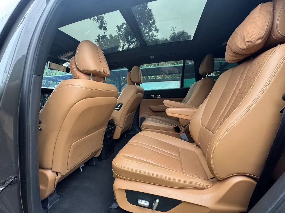 2020 Li ONE Range Extended 131HP REEV 40.5KWH,autocango,china used car exporter,china ev exporter,chinese used car exporter,chinese used ev exporter