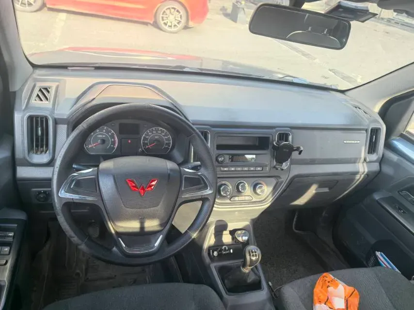 2021 WuLing ZhentTu 1.5L 99HP L4 5MT,autocango,china used car exporter,china ev exporter,chinese used car exporter,chinese used ev exporter