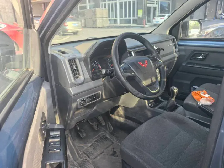 2021 WuLing ZhentTu 1.5L 99HP L4 5MT,autocango,china used car exporter,china ev exporter,chinese used car exporter,chinese used ev exporter