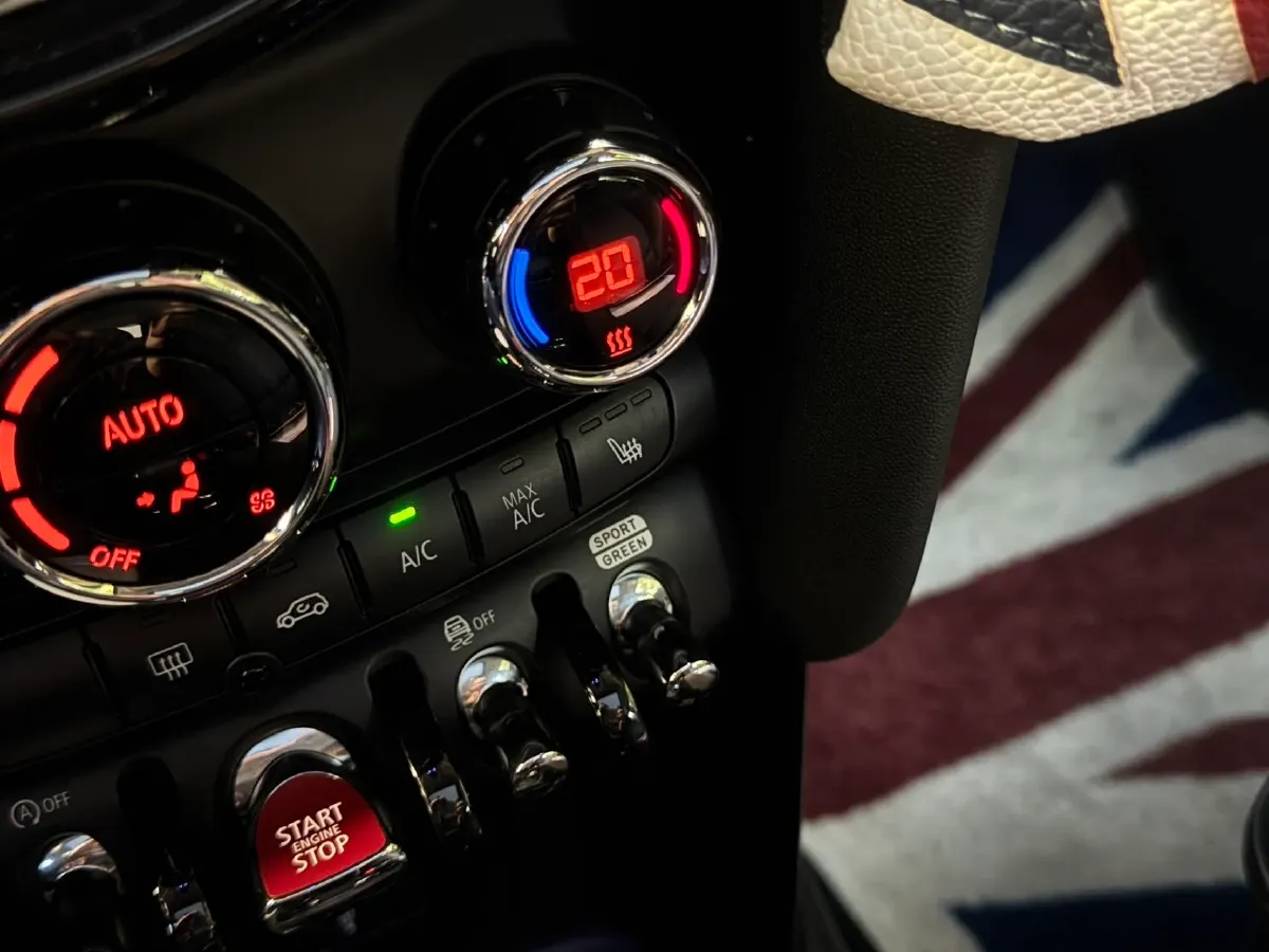 2022 MINI MINI 1.5T 136HP L3 7DCT,autocango,china used car exporter,china ev exporter,chinese used car exporter,chinese used ev exporter