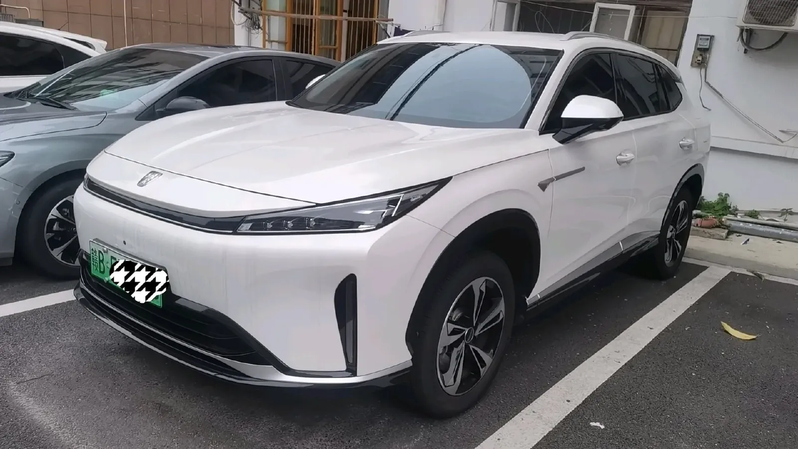 2024 Roewe D5X DMH 1.5T 150HP L4 2DHT PHEV 21.4KWH,autocango,china used car exporter,china ev exporter,chinese used car exporter,chinese used ev exporter