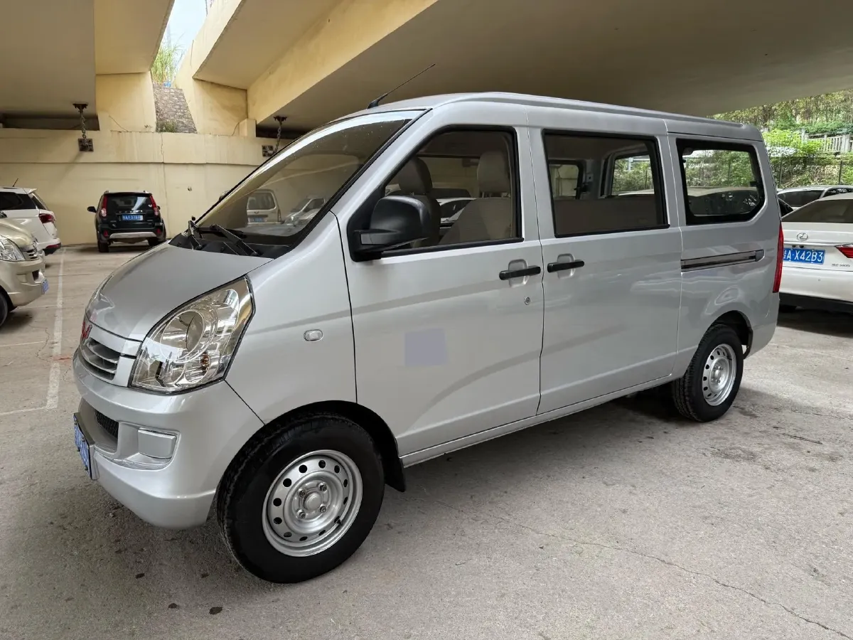 2023 WuLing RongGuang S 1.5L 102HP L4 5MT,autocango,china used car exporter,china ev exporter,chinese used car exporter,chinese used ev exporter