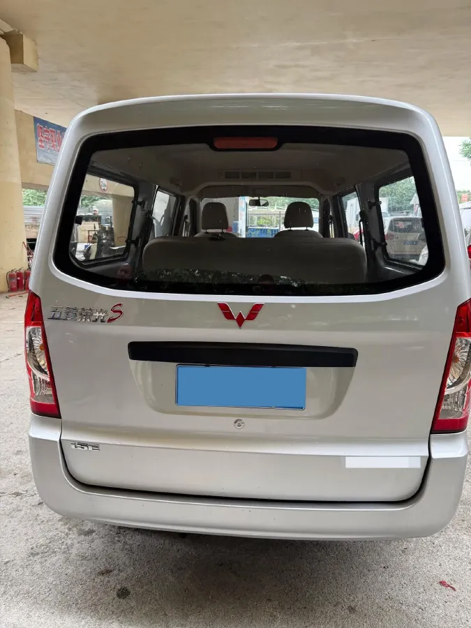 2023 WuLing RongGuang S 1.5L 102HP L4 5MT,autocango,china used car exporter,china ev exporter,chinese used car exporter,chinese used ev exporter
