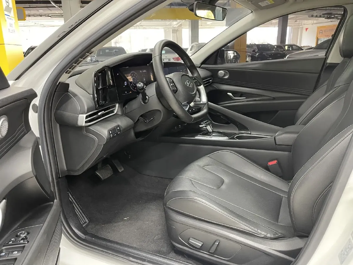2021 Hyundai Elantra 1.5L 115HP L4 CVT,autocango,china used car exporter,china ev exporter,chinese used car exporter,chinese used ev exporter