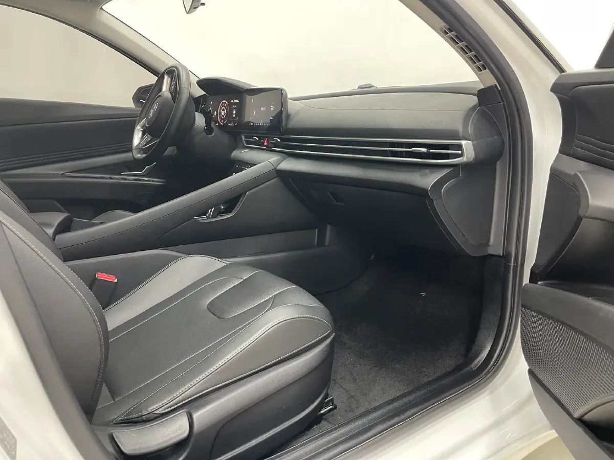 2021 Hyundai Elantra 1.5L 115HP L4 CVT,autocango,china used car exporter,china ev exporter,chinese used car exporter,chinese used ev exporter