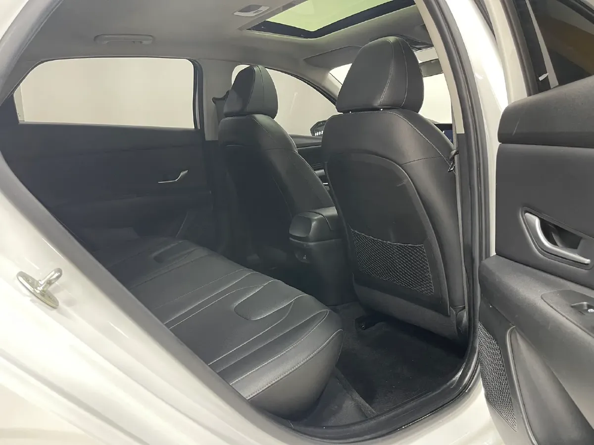 2021 Hyundai Elantra 1.5L 115HP L4 CVT,autocango,china used car exporter,china ev exporter,chinese used car exporter,chinese used ev exporter