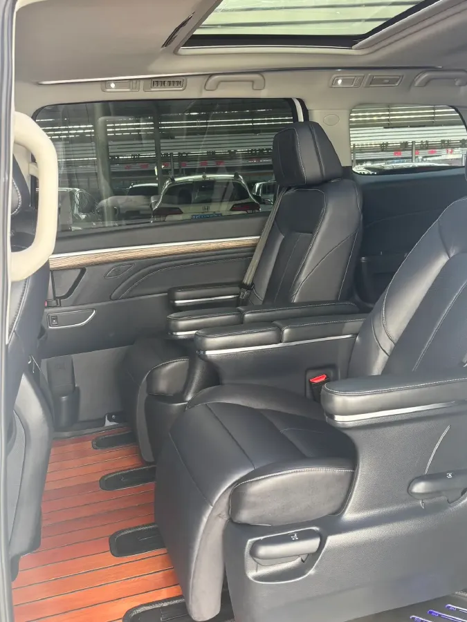2021 GAC Trumpchi M8 2.0T 252HP L4 8AT,autocango,china used car exporter,china ev exporter,chinese used car exporter,chinese used ev exporter