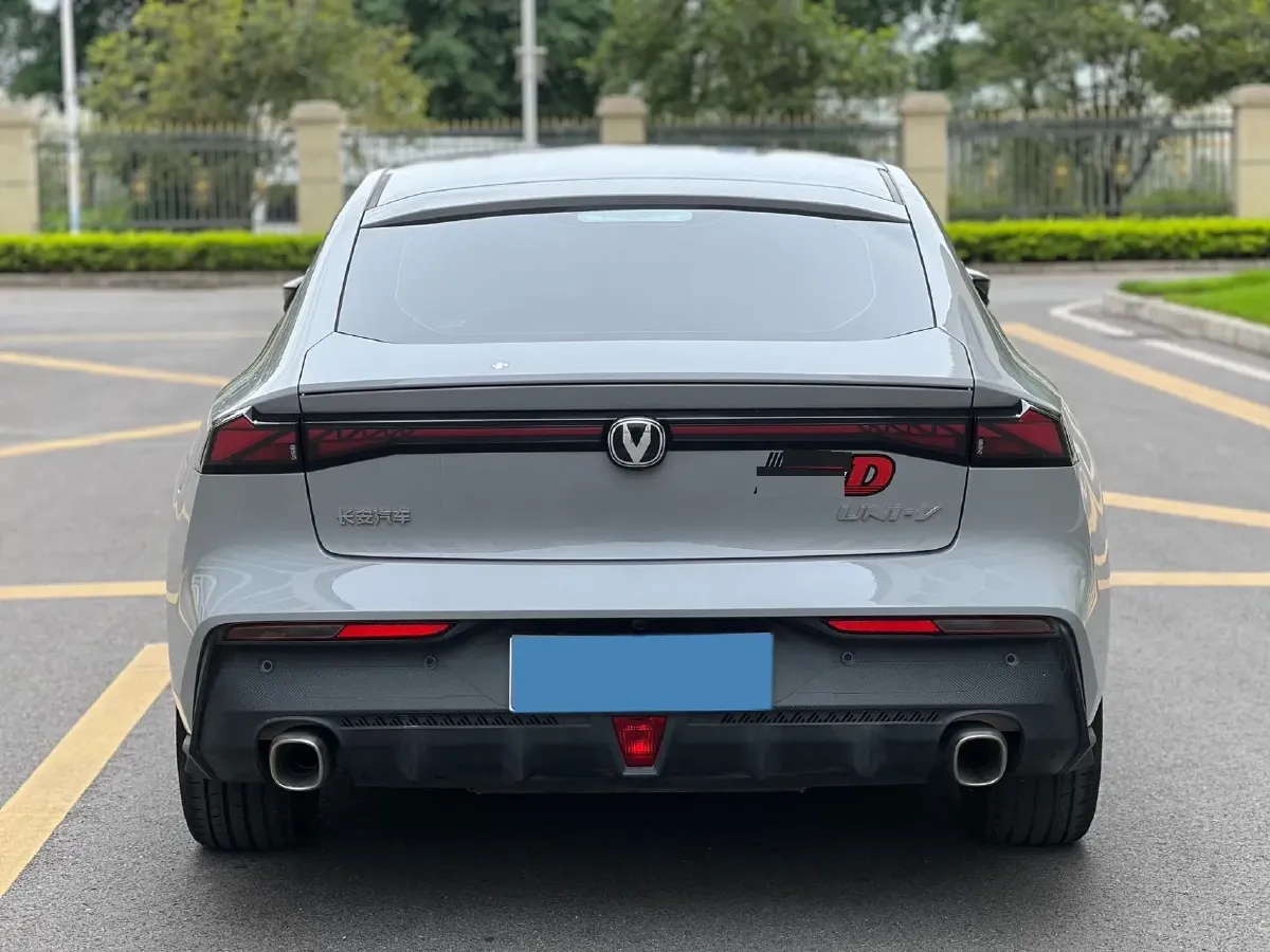 2025 ChangAn UNI-V 1.5T 192HP L4 7DCT,autocango,china used car exporter,china ev exporter,chinese used car exporter,chinese used ev exporter