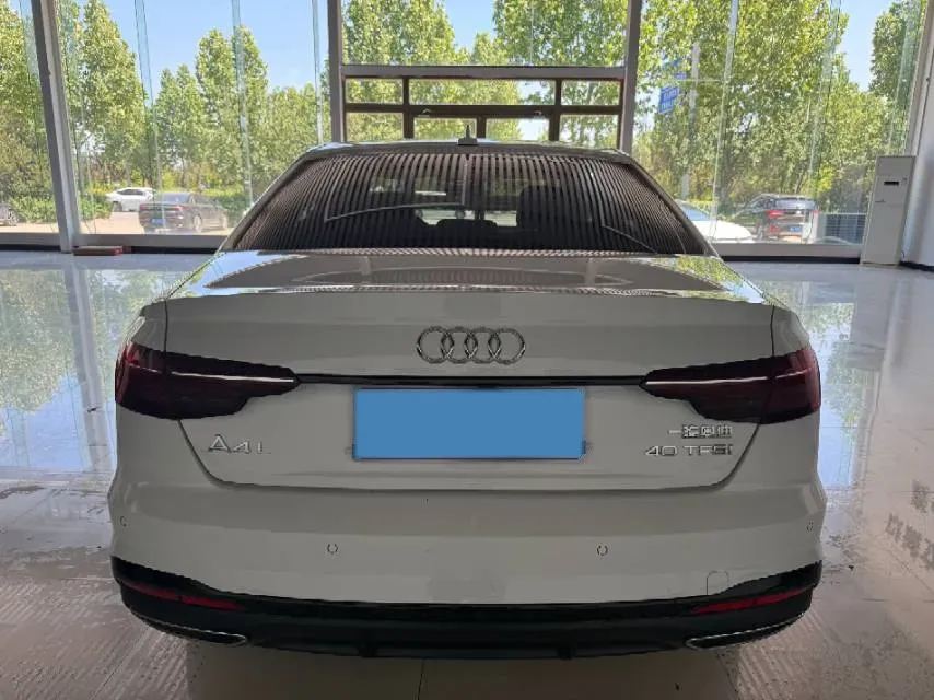 2024 Audi A4L 2.0T 190HP L4 7DCT,autocango,china used car exporter,china ev exporter,chinese used car exporter,chinese used ev exporter