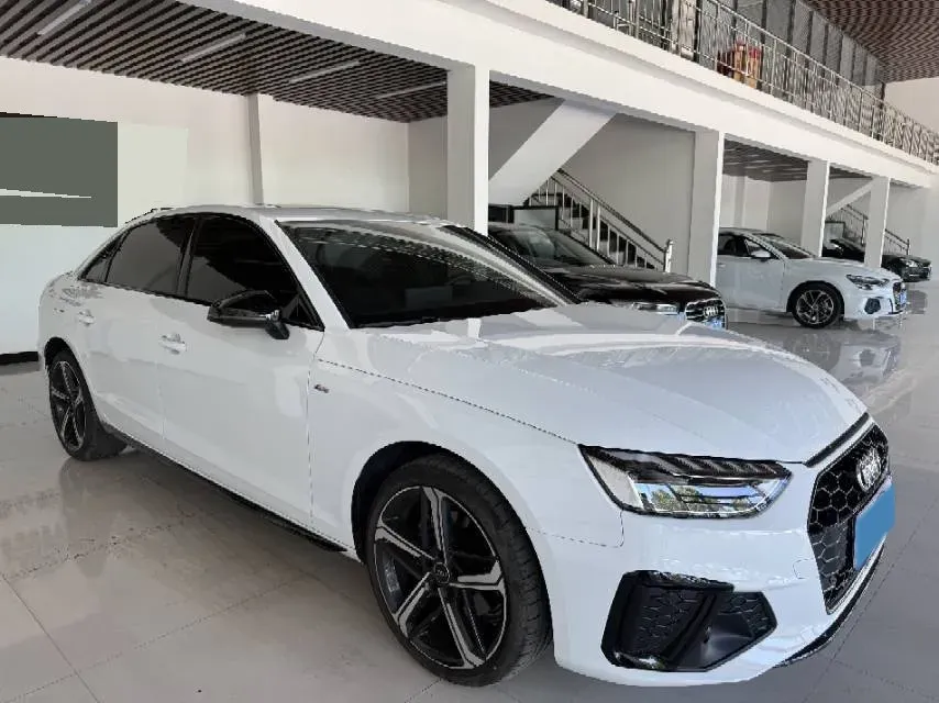 2024 Audi A4L 2.0T 190HP L4 7DCT,autocango,china used car exporter,china ev exporter,chinese used car exporter,chinese used ev exporter