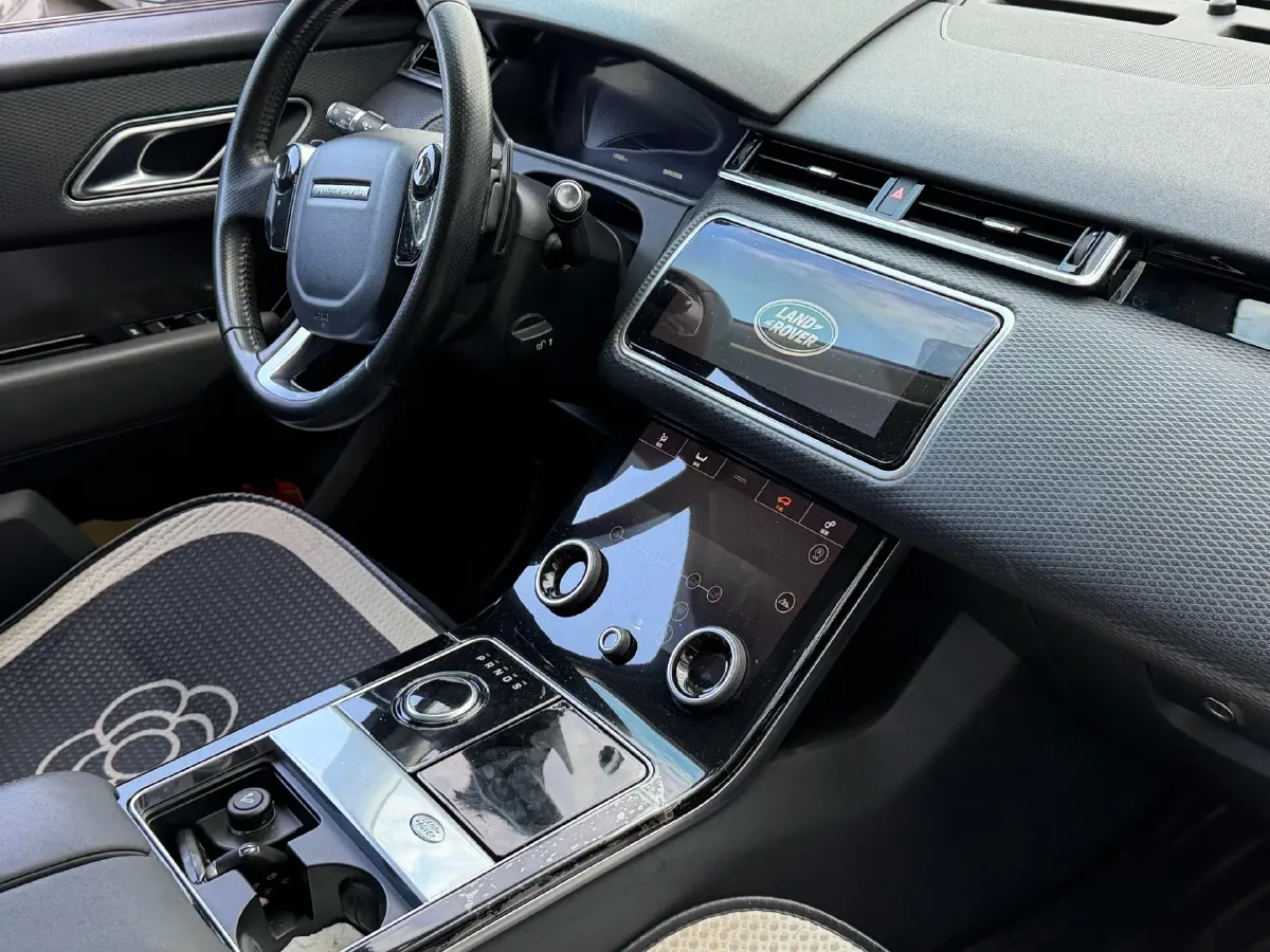2020 Land Rover Range Rover Velar 2.0T 250HP L4 8AT,autocango,china used car exporter,china ev exporter,chinese used car exporter,chinese used ev exporter