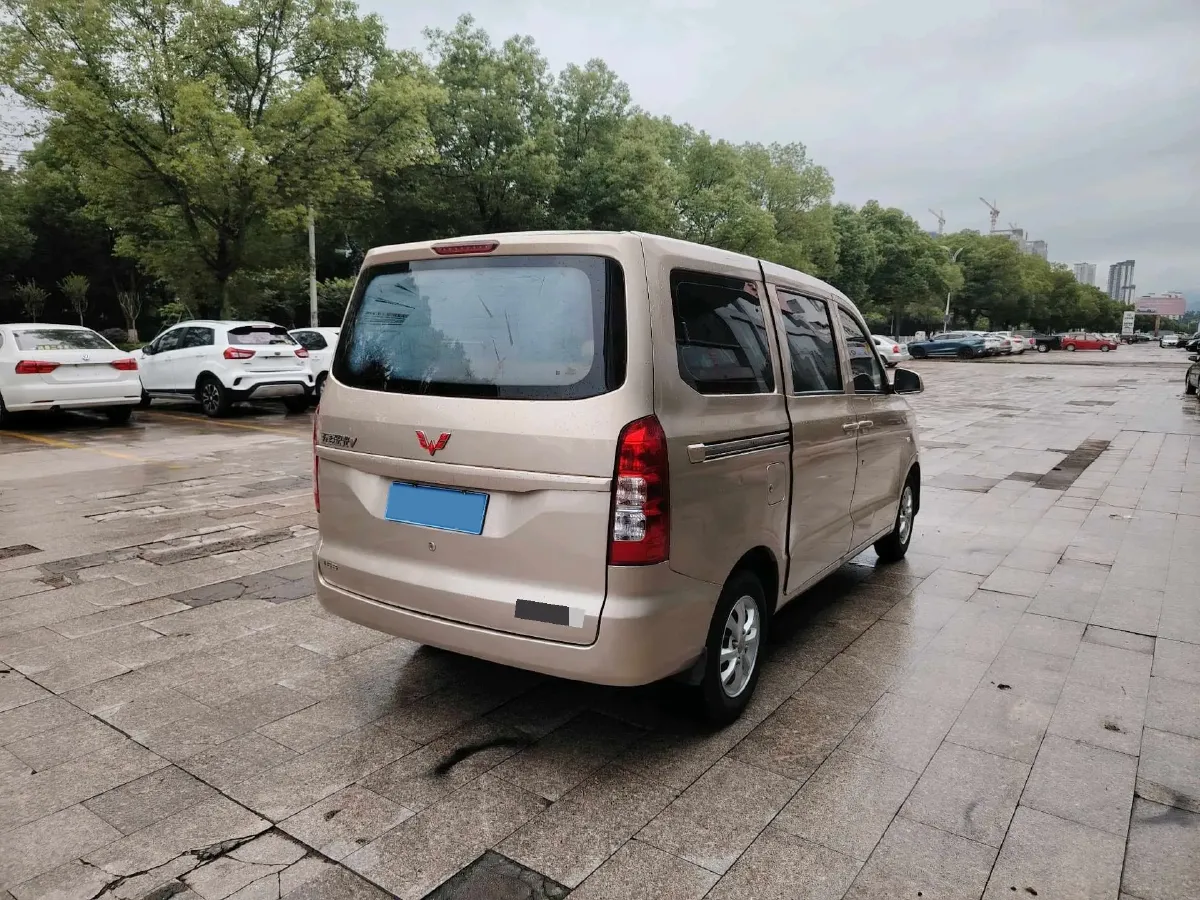 2019 WuLing HongGuang V 1.5L 99HP L4 6MT,autocango,china used car exporter,china ev exporter,chinese used car exporter,chinese used ev exporter