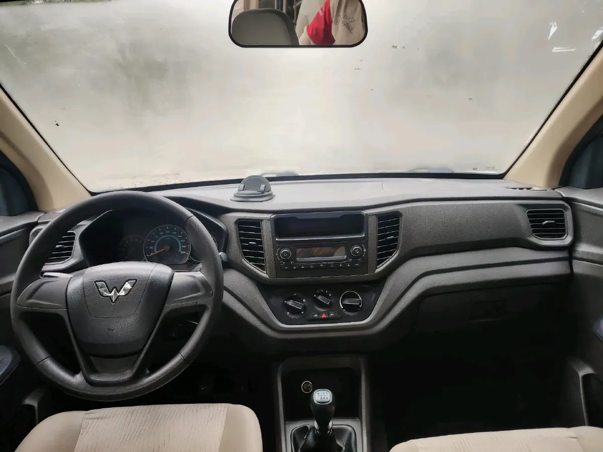 2019 WuLing HongGuang V 1.5L 99HP L4 6MT,autocango,china used car exporter,china ev exporter,chinese used car exporter,chinese used ev exporter