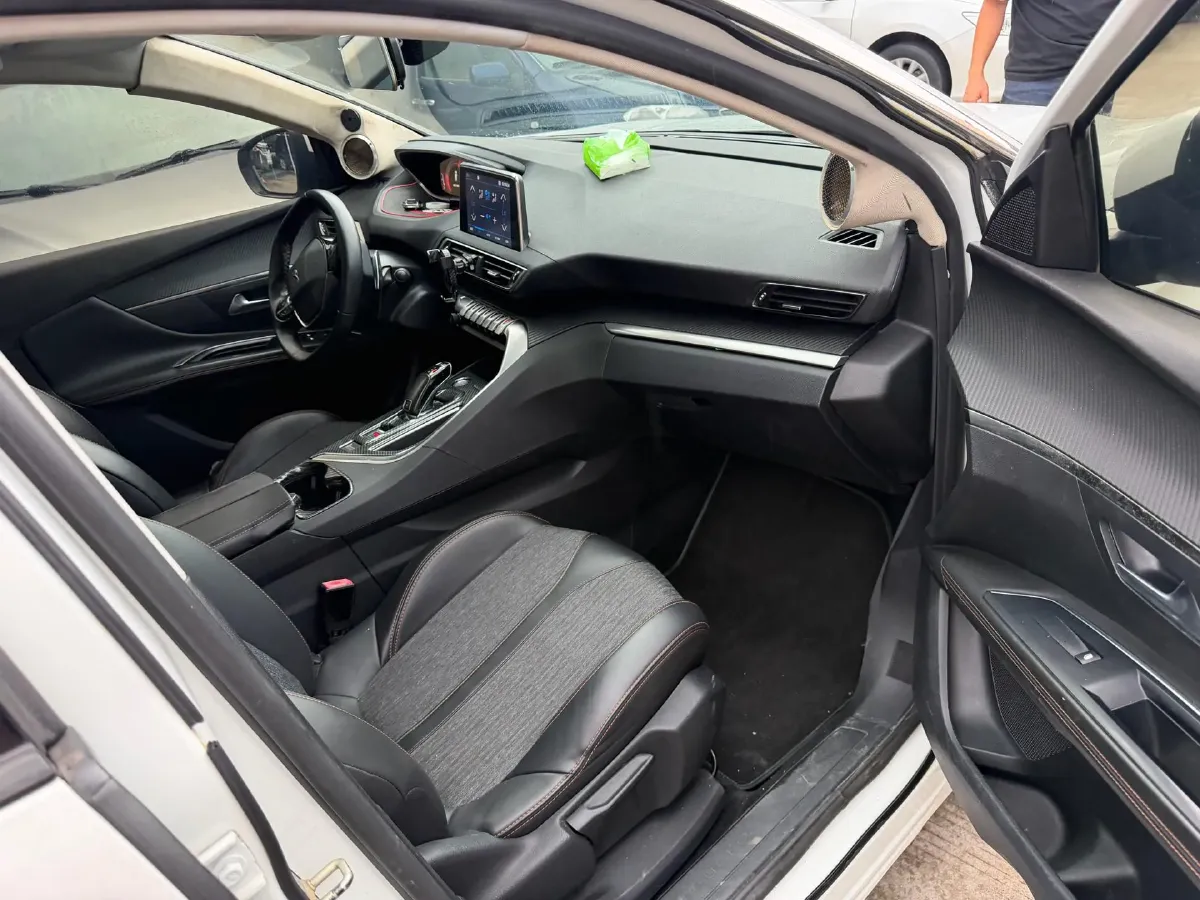 2019 Peugeot 5008 1.8T 204HP L4 6AT,autocango,china used car exporter,china ev exporter,chinese used car exporter,chinese used ev exporter