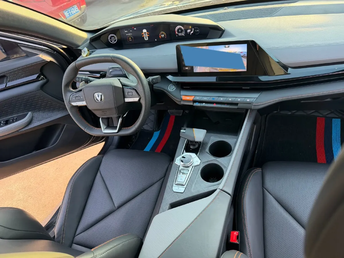 2022 ChangAn UNI-V 1.5T 188HP L4 7DCT,autocango,china used car exporter,china ev exporter,chinese used car exporter,chinese used ev exporter