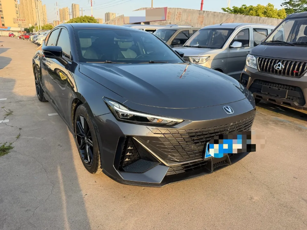 2022 ChangAn UNI-V 1.5T 188HP L4 7DCT,autocango,china used car exporter,china ev exporter,chinese used car exporter,chinese used ev exporter