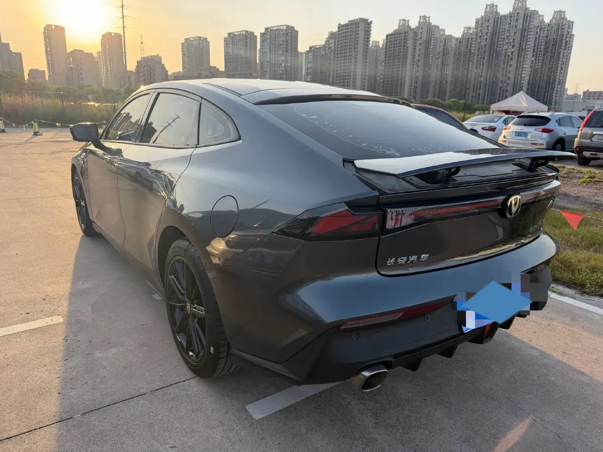2022 ChangAn UNI-V 1.5T 188HP L4 7DCT,autocango,china used car exporter,china ev exporter,chinese used car exporter,chinese used ev exporter