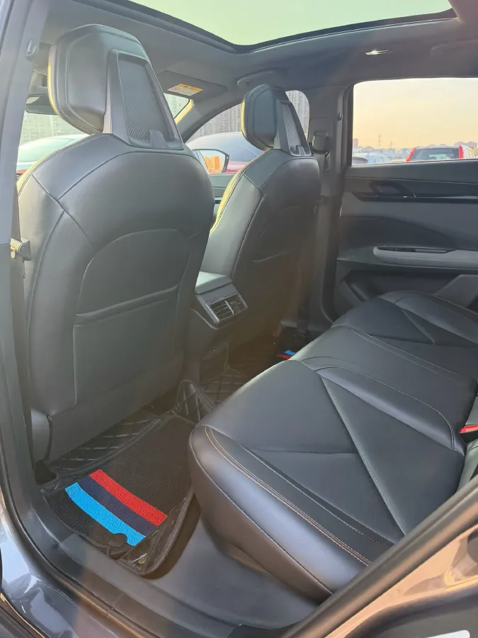 2022 ChangAn UNI-V 1.5T 188HP L4 7DCT,autocango,china used car exporter,china ev exporter,chinese used car exporter,chinese used ev exporter