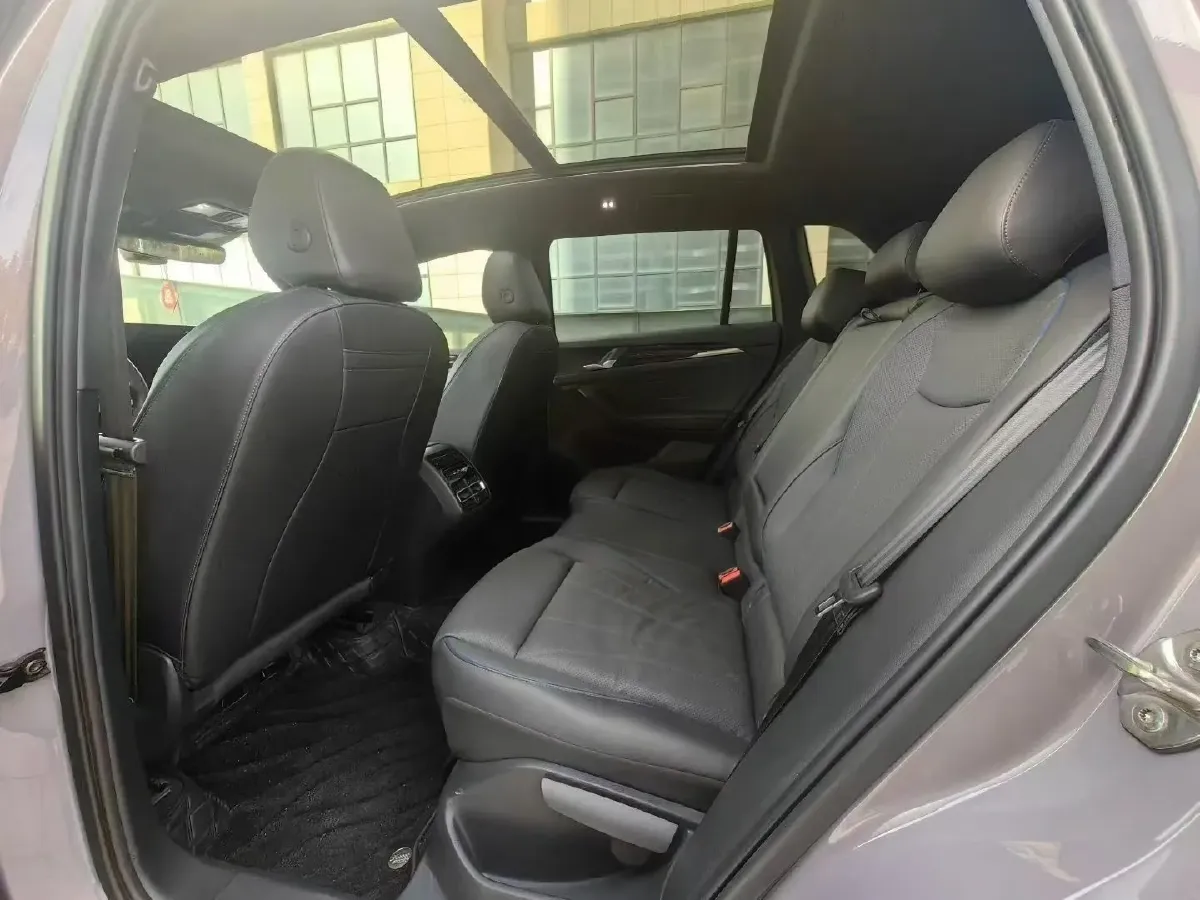 2024 Volkswagen Tiguan L 2.0T 186HP L4 7DCT,autocango,china used car exporter,china ev exporter,chinese used car exporter,chinese used ev exporter