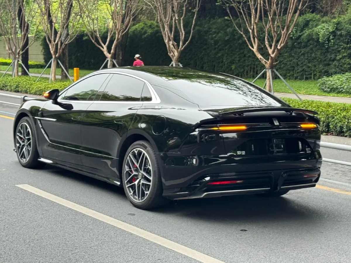 2025 YangWang U7 BEV 135.5KWH,autocango,china used car exporter,china ev exporter,chinese used car exporter,chinese used ev exporter