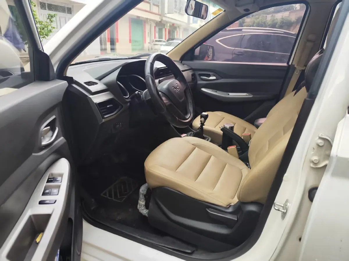 2019 WuLing HongGuang 1.5L 99HP L4 6MT,autocango,china used car exporter,china ev exporter,chinese used car exporter,chinese used ev exporter