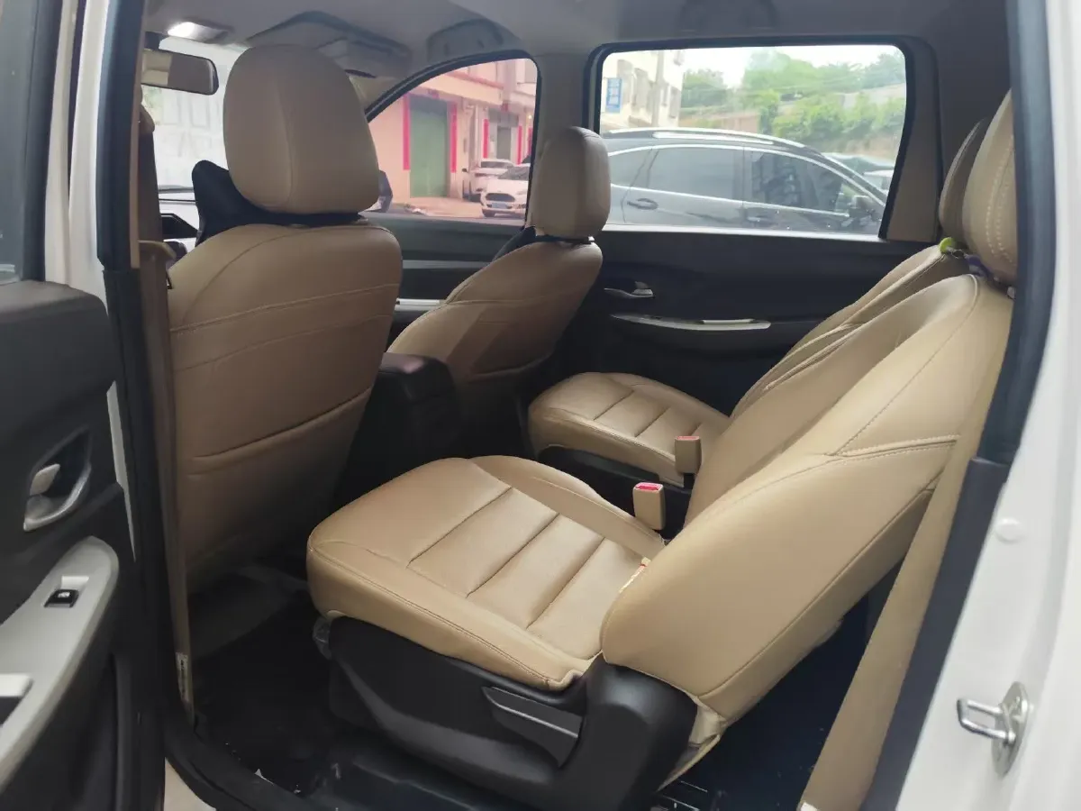 2019 WuLing HongGuang 1.5L 99HP L4 6MT,autocango,china used car exporter,china ev exporter,chinese used car exporter,chinese used ev exporter
