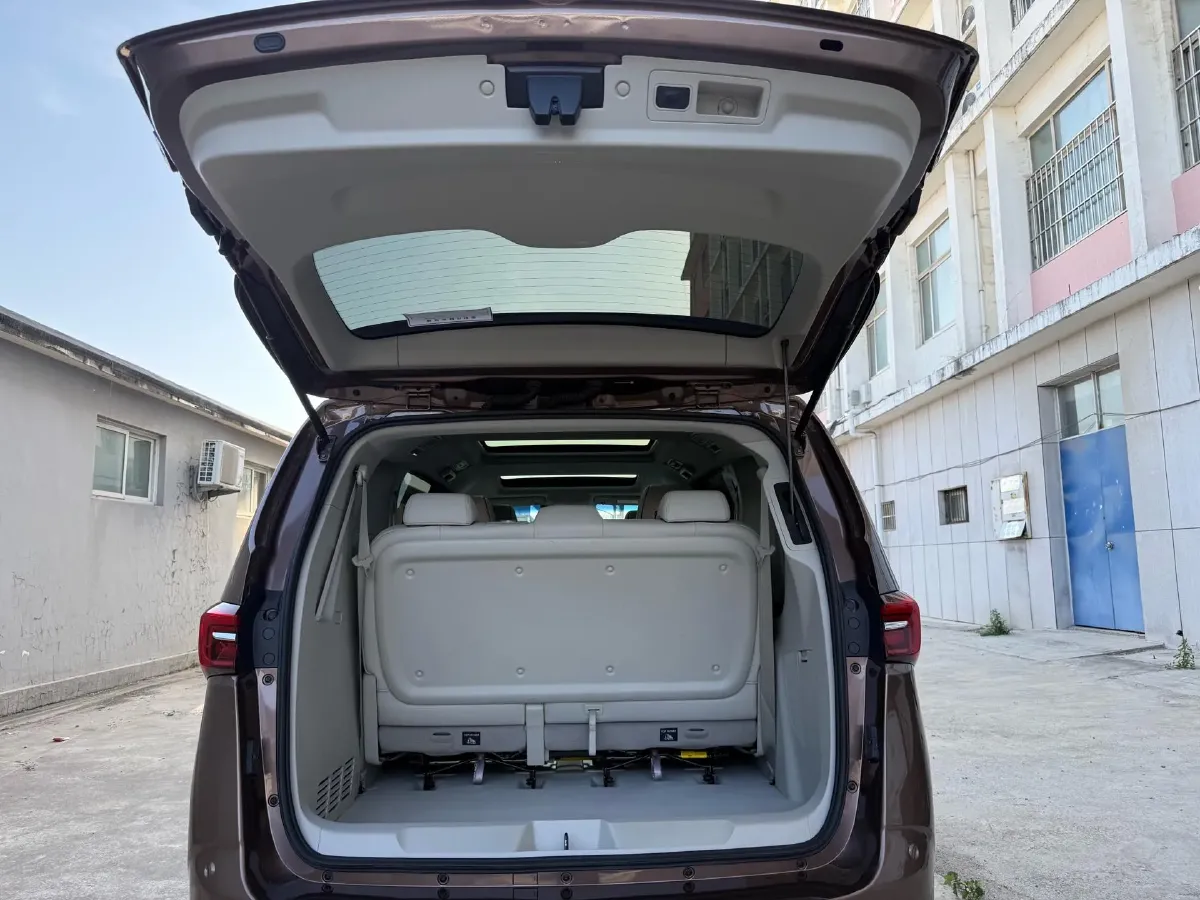 2021 Buick GL8 2.0T 237HP L4 9AT,autocango,china used car exporter,china ev exporter,chinese used car exporter,chinese used ev exporter