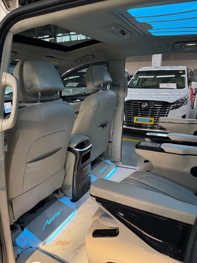 2023 Buick GL8 2.0T 237HP L4 9AT,autocango,china used car exporter,china ev exporter,chinese used car exporter,chinese used ev exporter