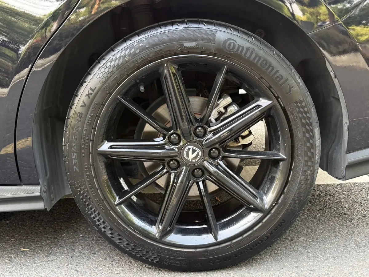 2023 ChangAn UNI-V 1.5T 188HP L4 7DCT,autocango,china used car exporter,china ev exporter,chinese used car exporter,chinese used ev exporter