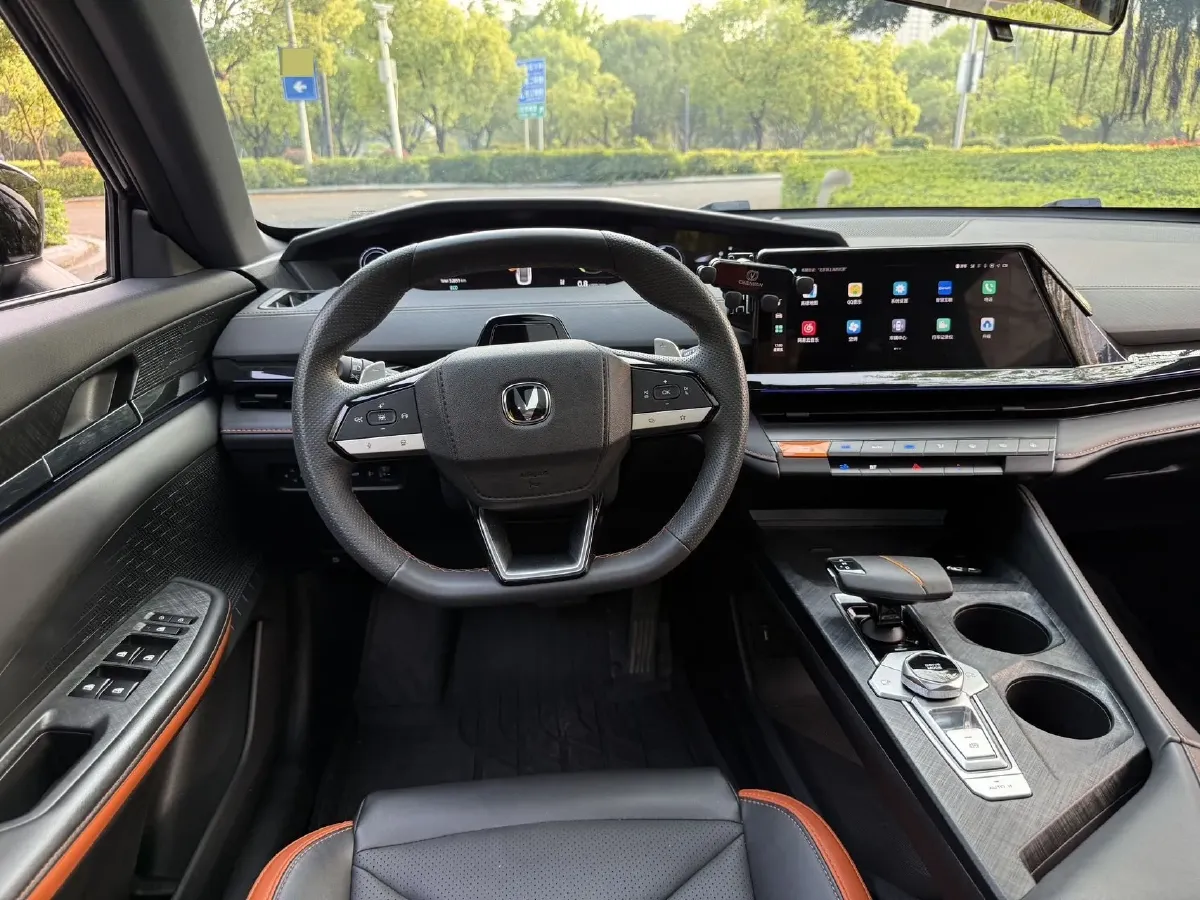 2023 ChangAn UNI-V 1.5T 188HP L4 7DCT,autocango,china used car exporter,china ev exporter,chinese used car exporter,chinese used ev exporter